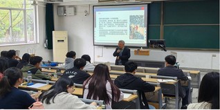 北京航空航天大学胡象明教受邀来...